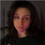 Studente in giurisprudenza, ho frequentato il liceo linguistico Mosé Bianchi per inglese, spagnolo, certificazioni Cambridge